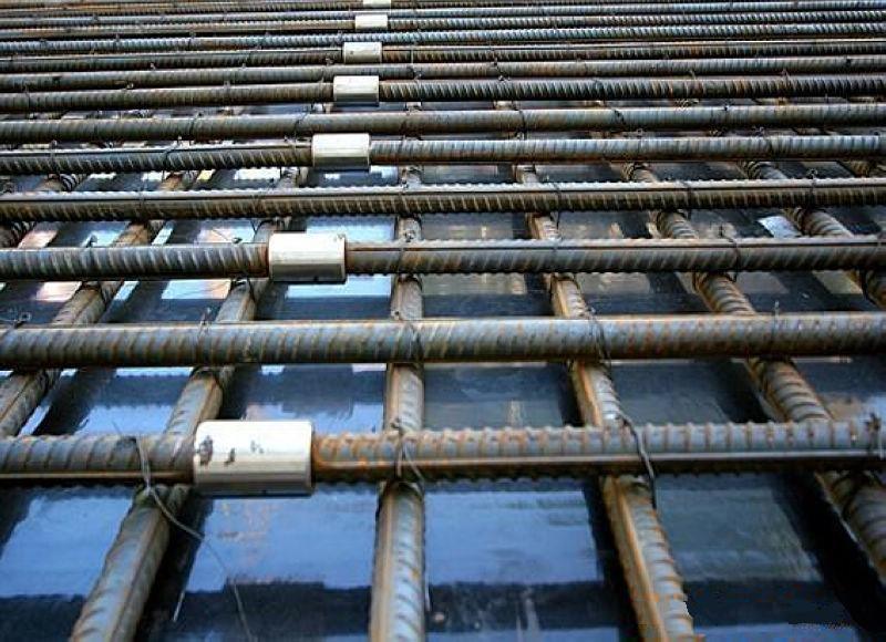 吐鲁番为什么建楼房时，要在钢筋上加一排小圆环？原来作用这么大